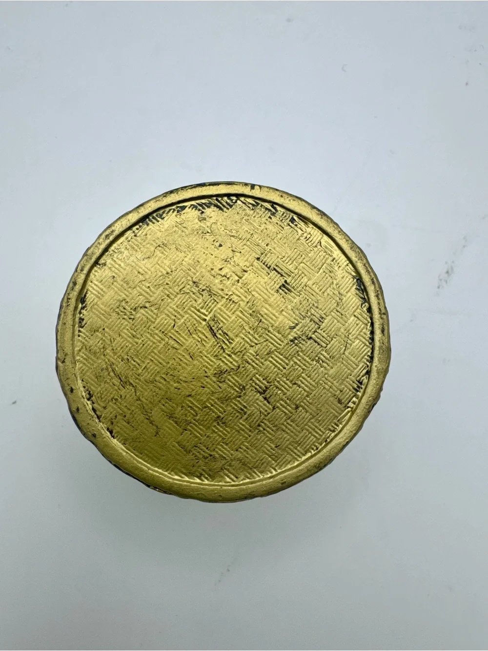 No brand charming round